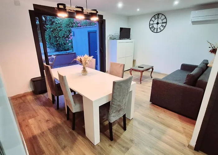 Apartman Maison Mitoyenne Et Independante